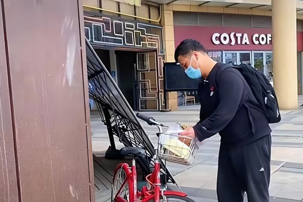 博士八年未畢業(yè)，缺錢送外賣稱丟了“浙大”的人